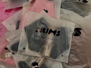 Buy Assorted Mixed Skims Pallets 200 mixed units – Wholesale Shapewear & Loungewear Deals! - Image 7