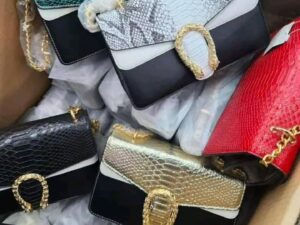 Mixed Branded Handbags for Women Pallet – 200 Pieces