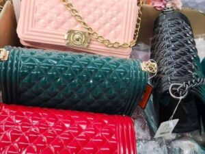 Mixed Branded Handbags for Women Pallet – 200 Pieces - Image 4