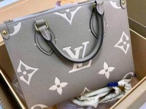 Original Women's Handbags – Pallets Available Now - Image 4